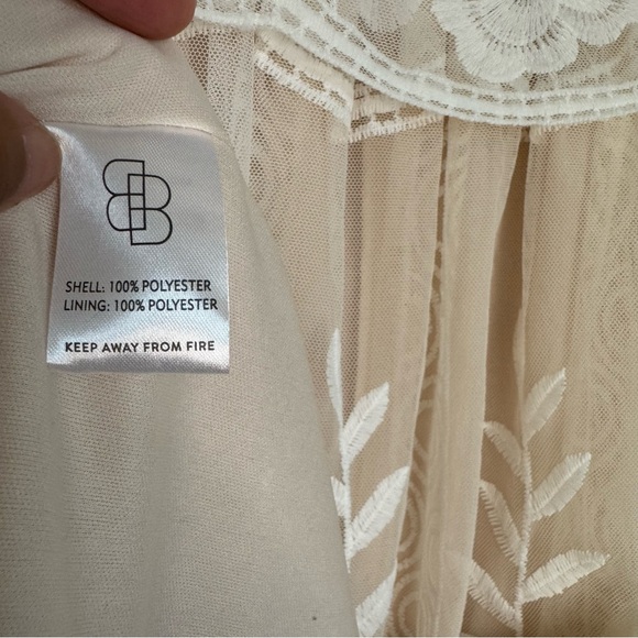 XS NWT Baltic Born Maxi Dress Off White Cream Lace Maxi Guinevere Off Shoulder - Picture 11 of 16